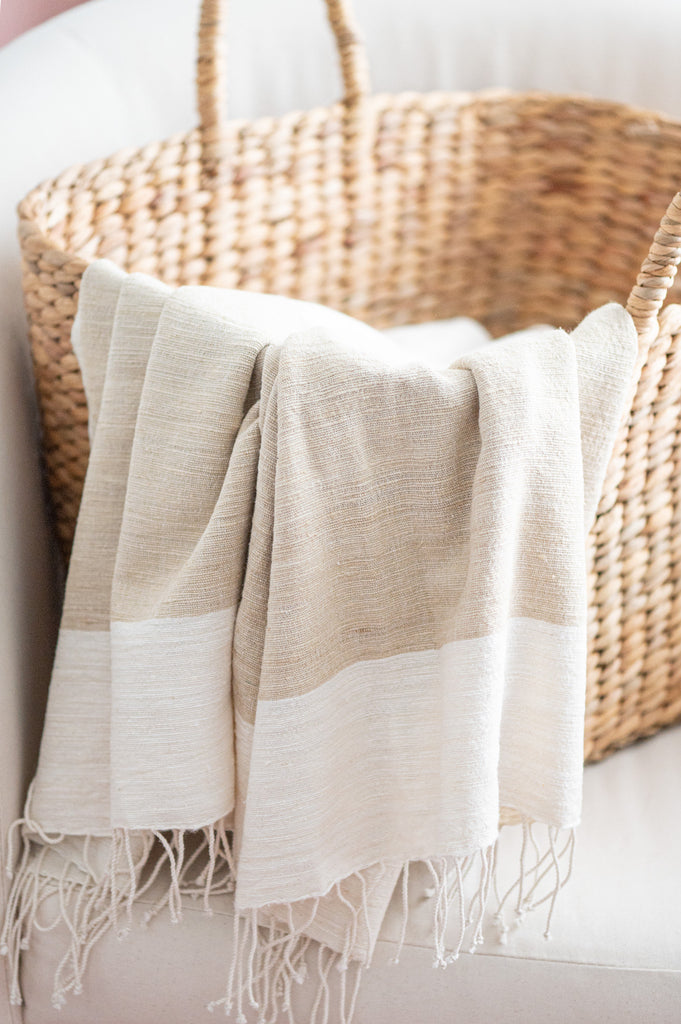 Coffee & Oats Light Throw